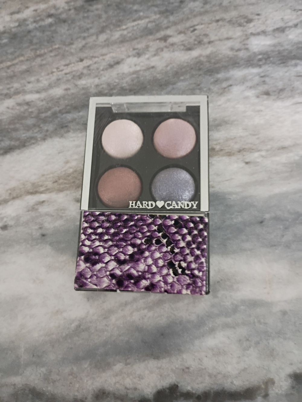 Hard Candy Purple & Pink Eyeshadow Quad – Shimmering Lilac, Mauve, Plum, Taupe